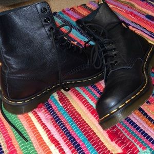 DOC MARTENS